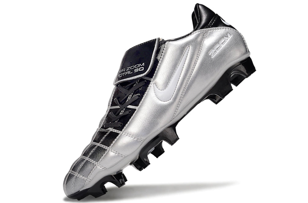 Chuteira Nike Total 90 Campo - Prata/Preto